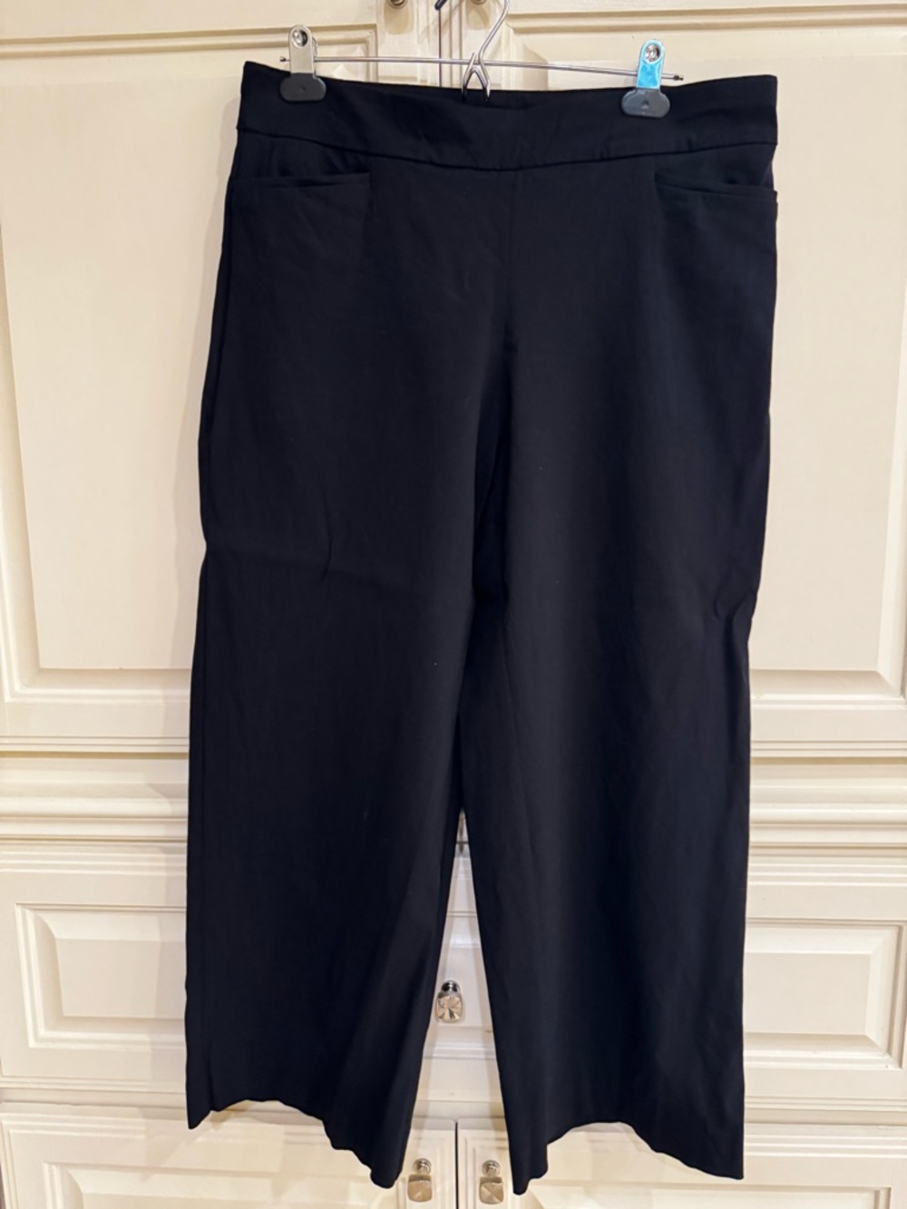 Chico's BLACK Wide-Leg Pull-On Pants with Clean Front